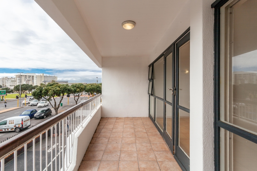 3 Bedroom Property for Sale in Sea Point Western Cape